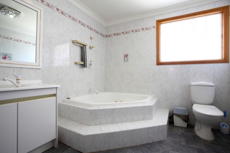 Cost of Bathtub Installation in Oskaloosa, IA